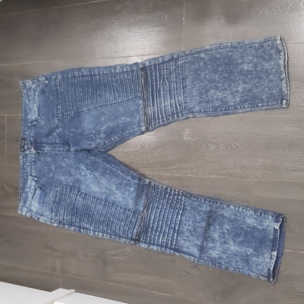 3/$25 - Brooklyn Xpress Men's Blue Zippered Jeans